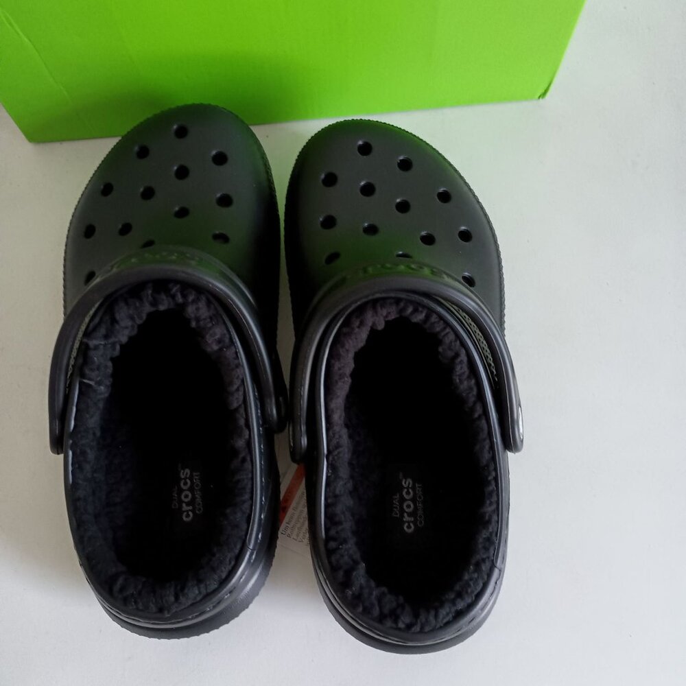 NWT Crocs classic adult fur lined clogs, black, women's 6 men's 4 - Picture 4 of 6